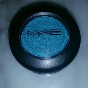 MAC eyeshadow NEW electric eel